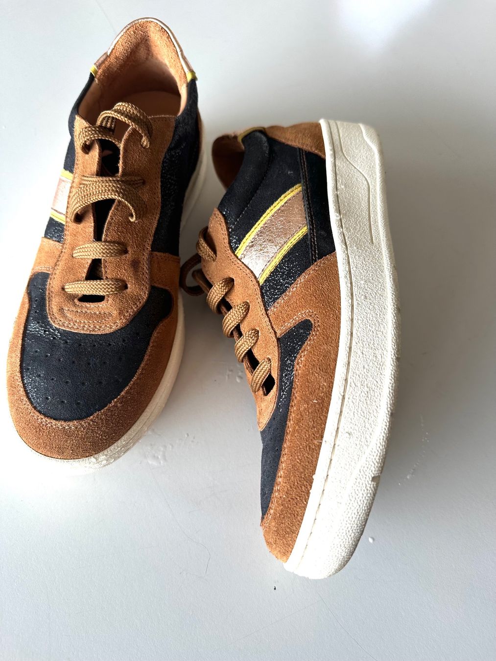 Scarpe da donna: Lederturnschuh braun-schwarz – Usato da Oberrieden venduto da Moraira14 5