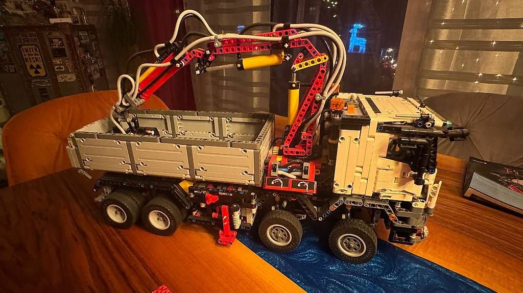 Lego Kit di costruzioni: LEGO TECHNIC Model 42043 - Mercedes-Benz Arocs 3245 – Usato da Aarwangen venduto da X_uwe_x 2