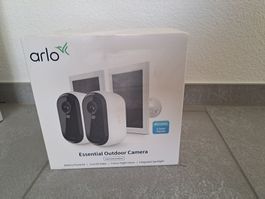 Arlo Essential Outdoor Camera 2nd Gen mit Solarpanel