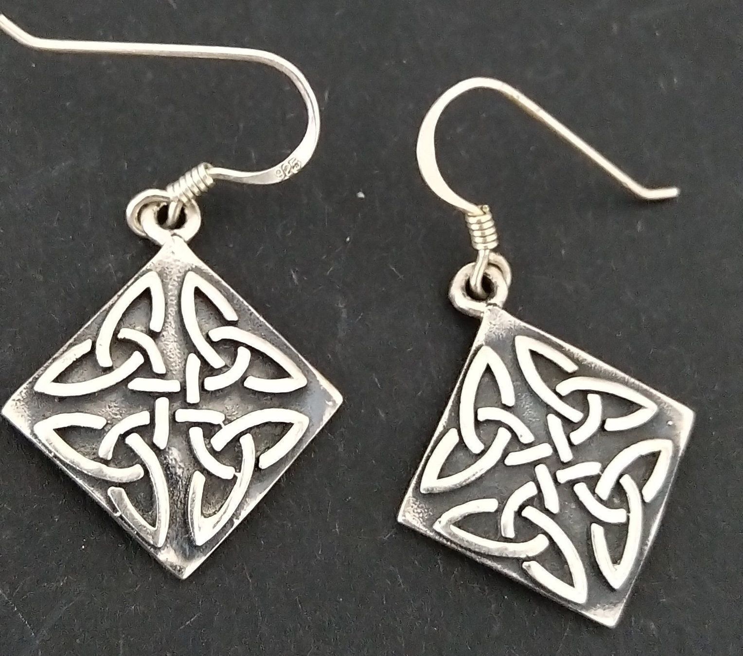Orecchini pendenti & Orecchini a lobo: KELTISCHER KNOTEN OHRRINGE IN 925 SILBER – Usato da Romanshorn venduto da BoutiqueA