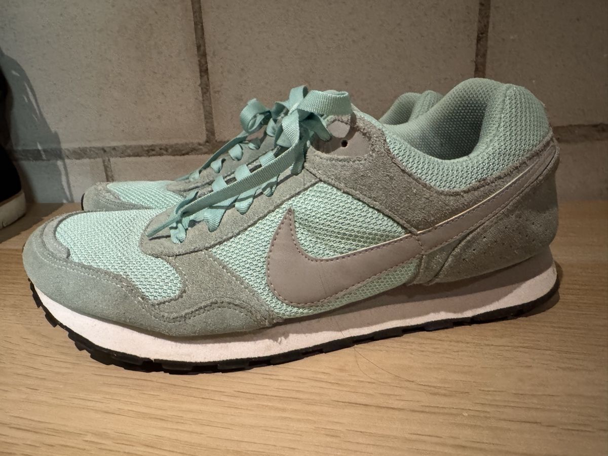 Nike Scarpe da donna: Nike Sneaker, mint/hellgrün/türkis, Grösse 41 – Usato da Huttwil venduto da blaengu