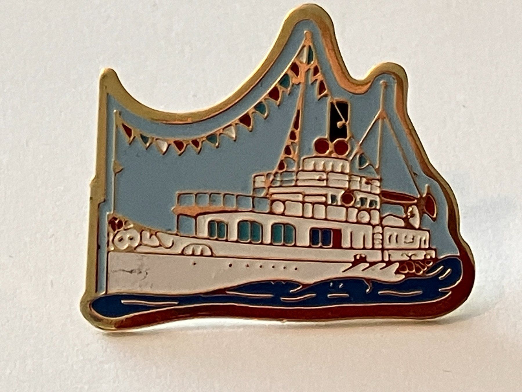 Plaquettes & Badges: 1 Pin Dampfschiff DS Blümlisalp – D'occasion à Basel par djwwpp