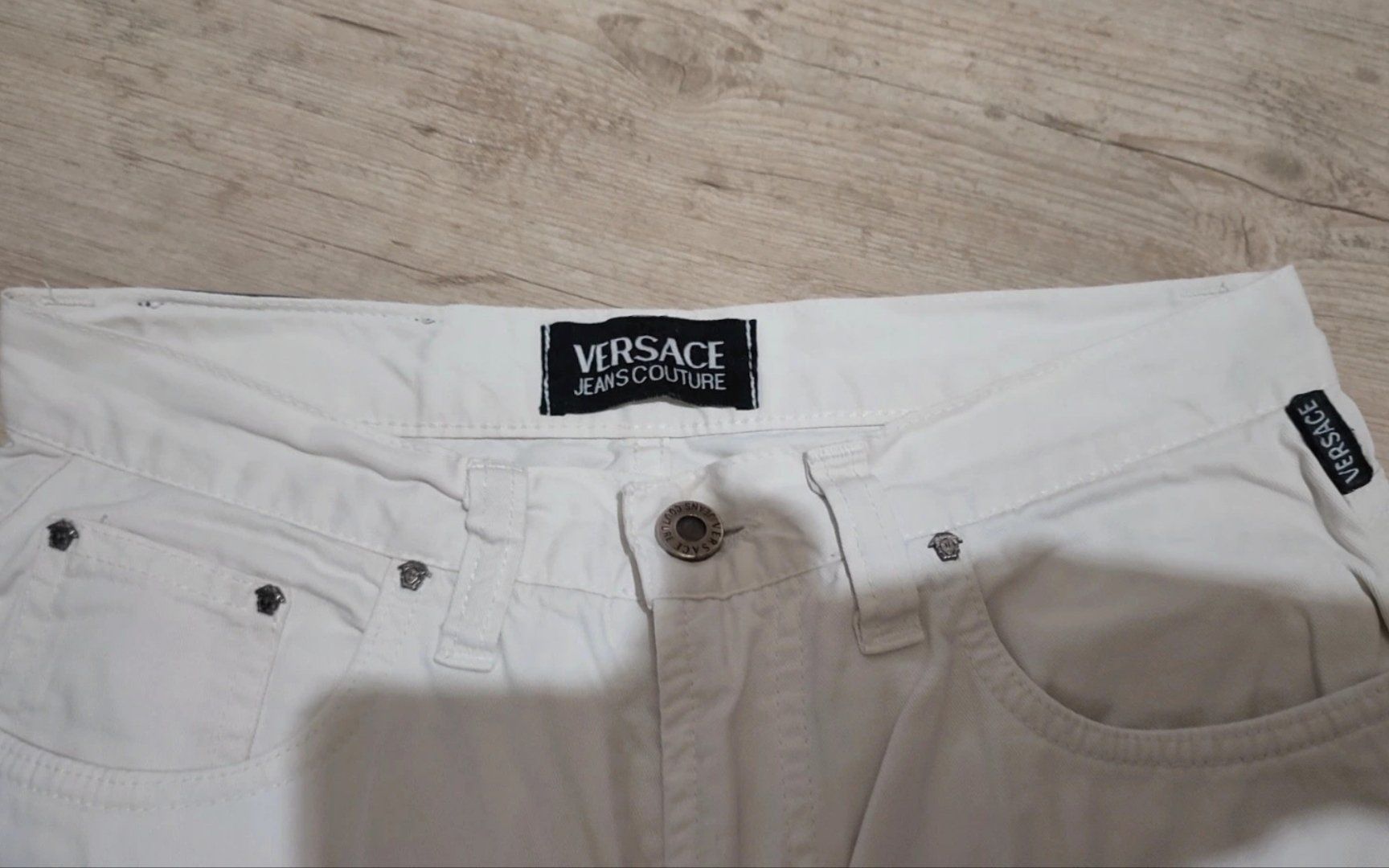 Versace Jeans: Jeans Versace blanc 36 – Usato da Leytron venduto da SoniaGreen 1