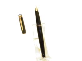 Exzellenter MONTBLANC 221 Füllfederhalter, 14 Karat Gold, F