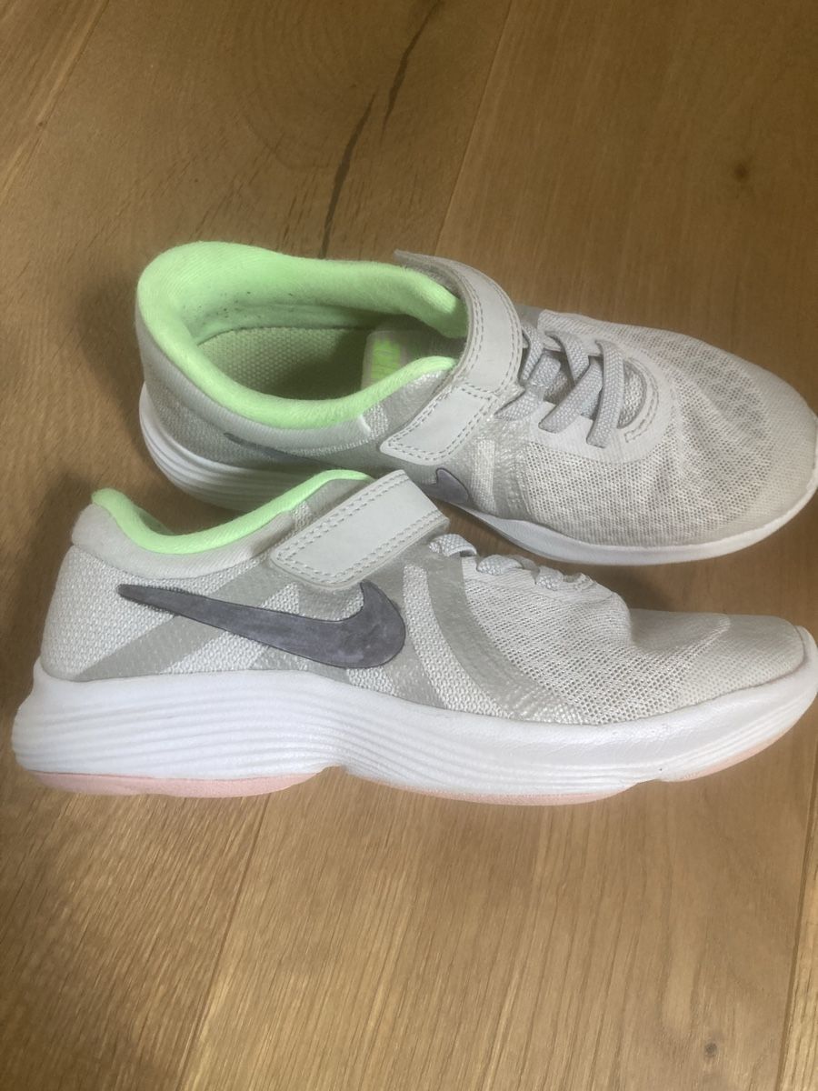 Nike Scarpe da uomo: Nike Turnschuh Gr. 31 – Usato da Kestenholz venduto da sunshinemarie 1