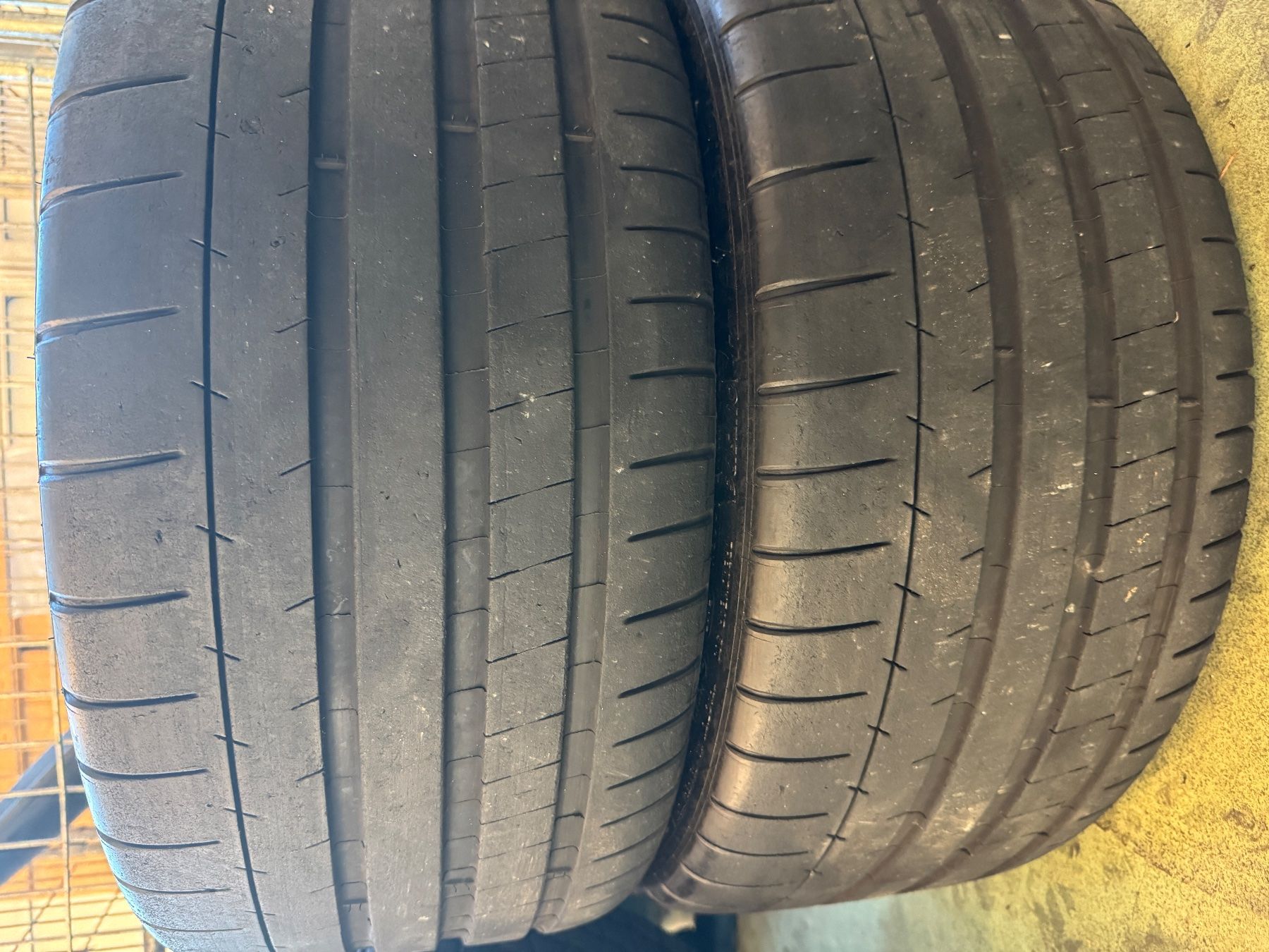 Michelin Pneus & Kompletträder: 245/35R19 – Gebraucht aus Widen von Dinero02