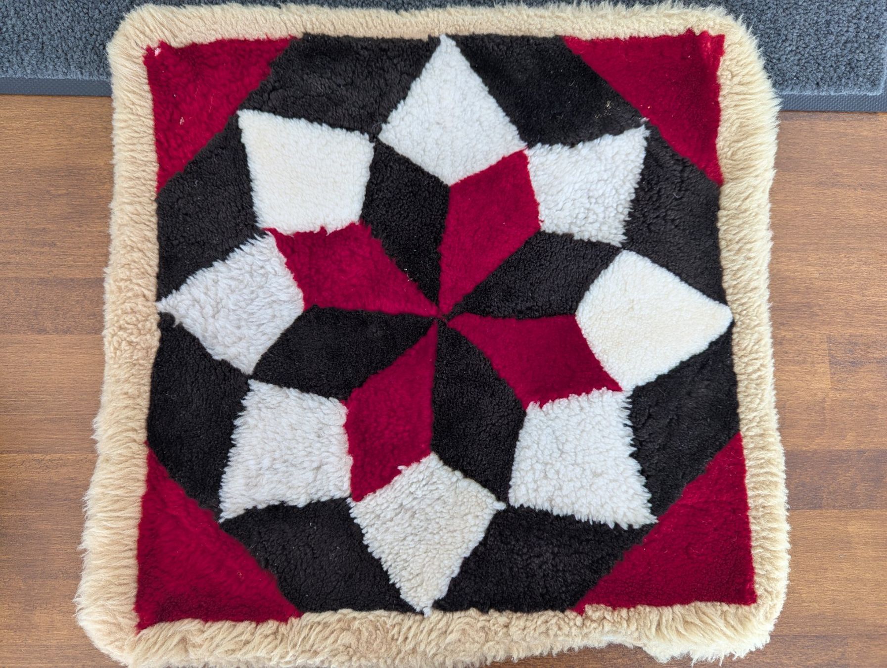 Tessuti: Vintage - kleiner Teppich / Polen – Usato da Ormalingen venduto da marithias23