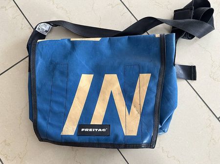 Blaue Freitag Tasche