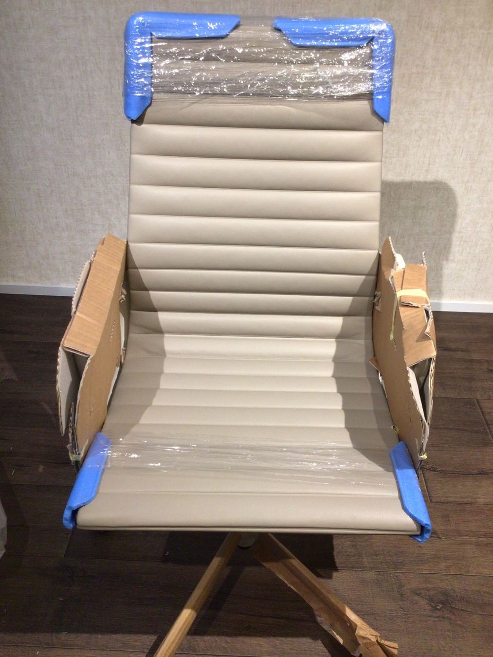 Vitra Poltrone: Vitra Alu Chair 119 – Nuovo (secondo la descrizione) da arth venduto da Tasalo