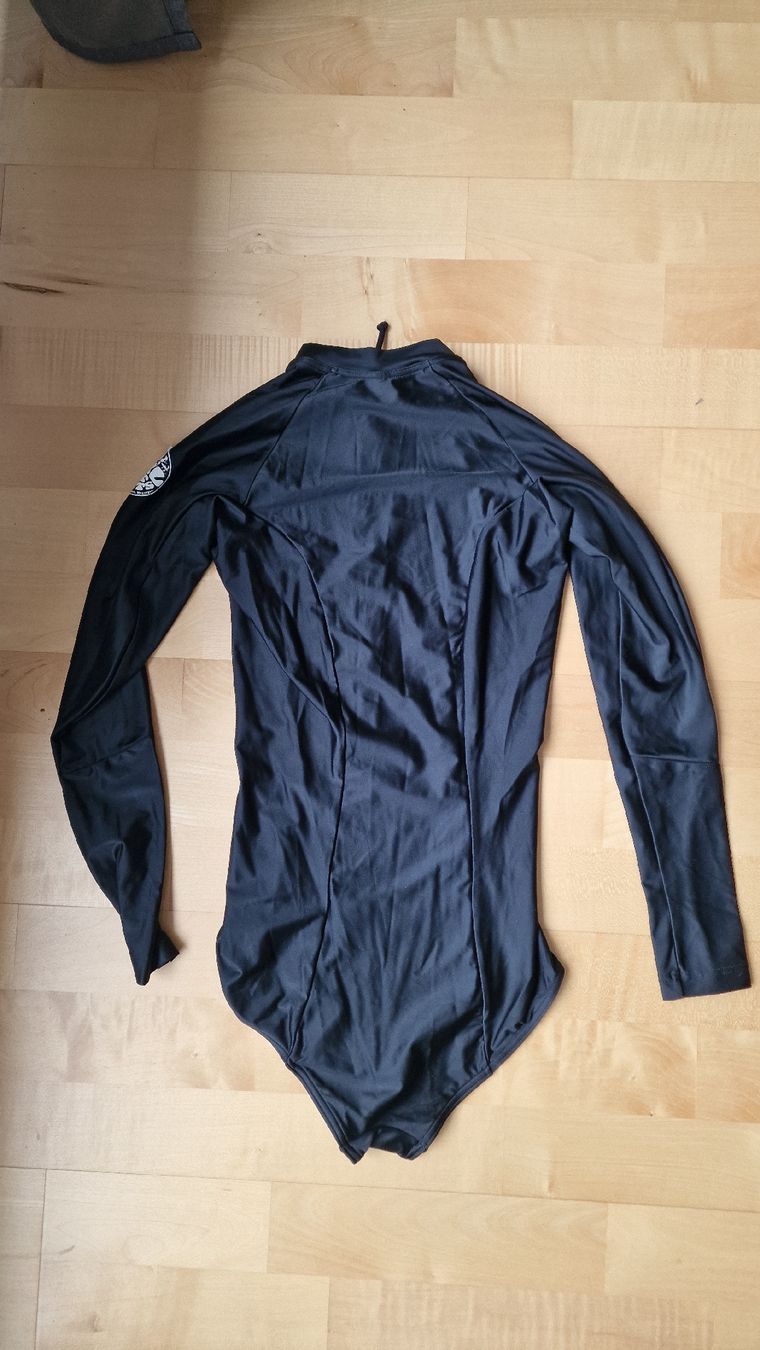 Rip Curl Mute per immersioni: Combinaison Rip Curl UV50+ Manches Longues - Taille 6 – Nuovo e nell'imballaggio originale da Montreux venduto da Daisyy01 4