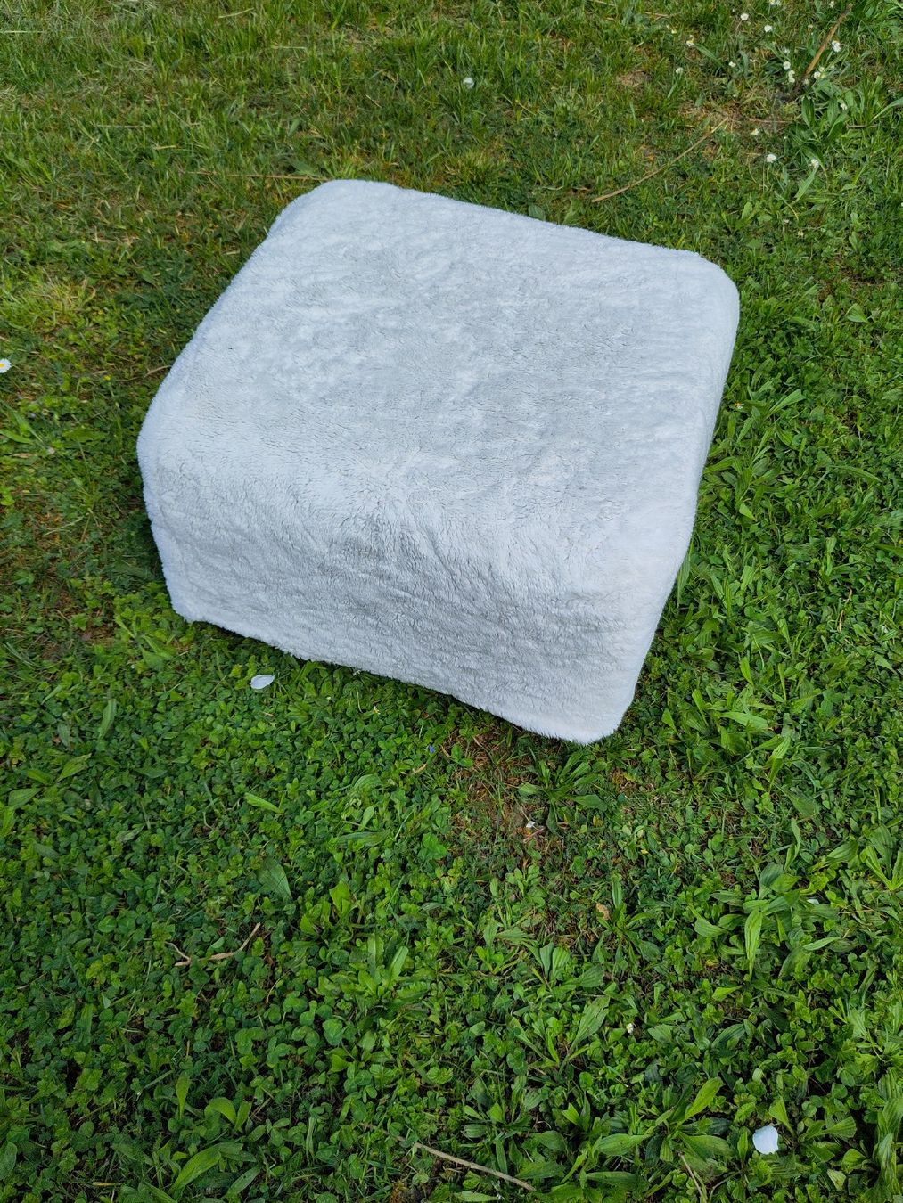 Ikea Sgabelli: Klippan Hocker mit Plüschbezug – Usato da Villnachern venduto da stefbr
