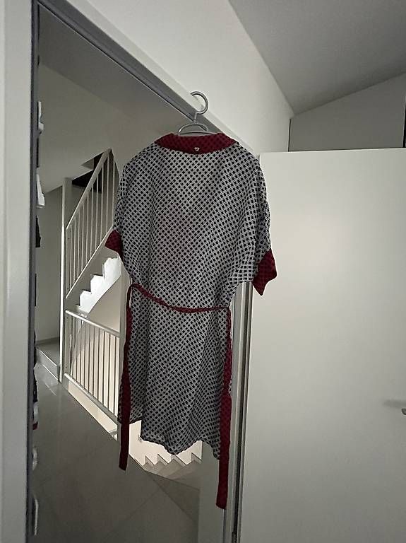 Kleider: Sommekleid-Armani Jeans-Grösse 38 – Gebraucht aus Rothrist von dam_2v82 1
