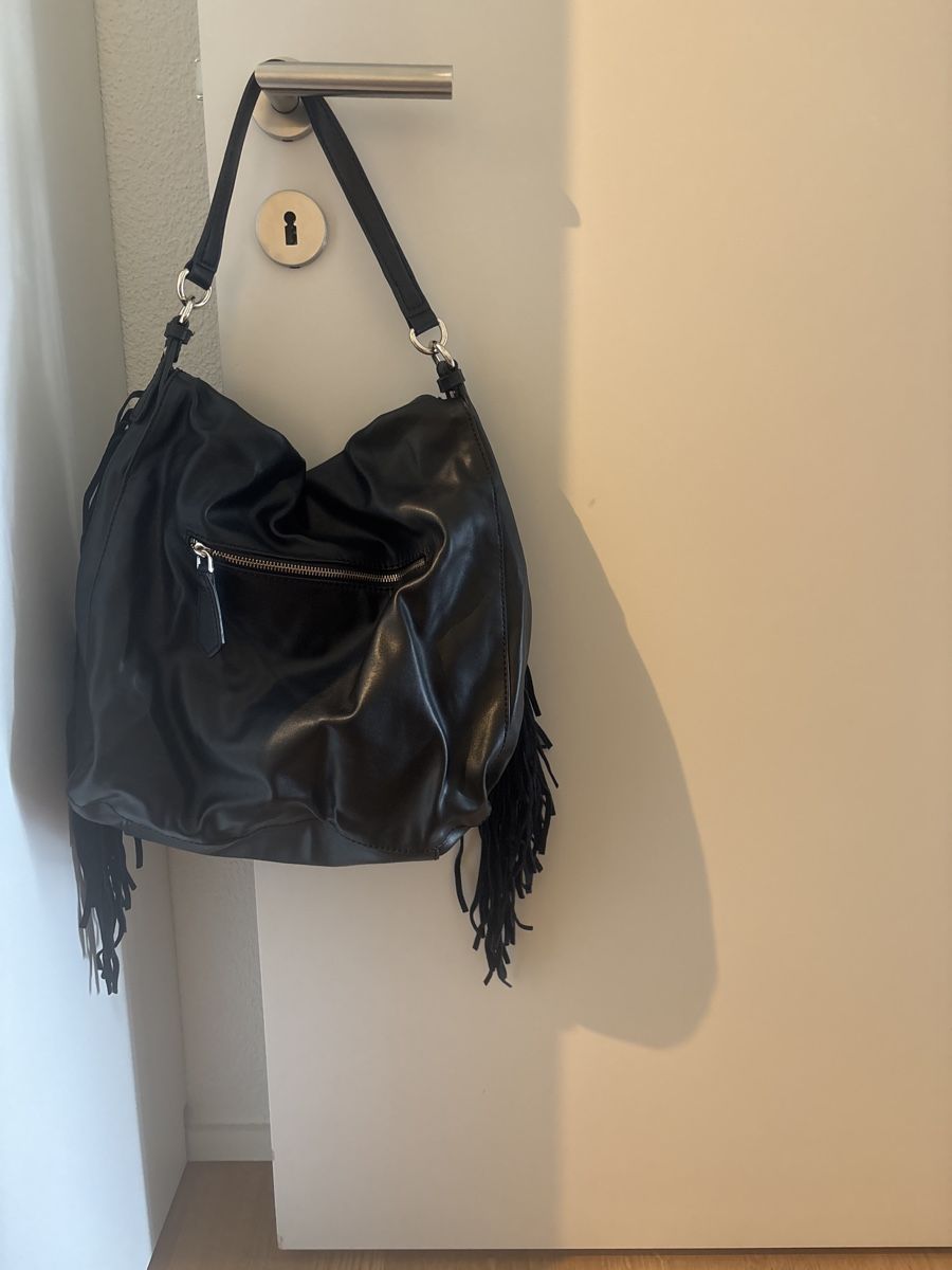 Guess Taschen für Damen: Guess Handtasche schwarz mit Wildleder Fransen – Gebraucht aus Feusisberg von LadyLook 5