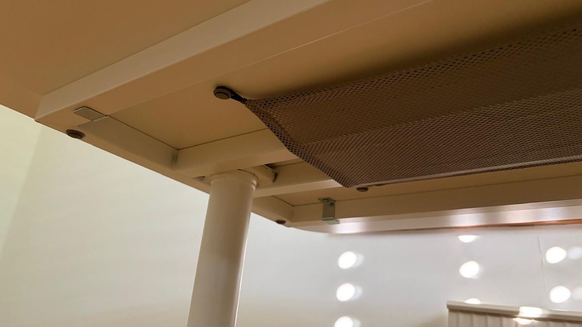 Ikea Bureaux: IKEA Schreibtisch höhenverstellbar – D'occasion à Emmenbrücke par Amsel2002 3
