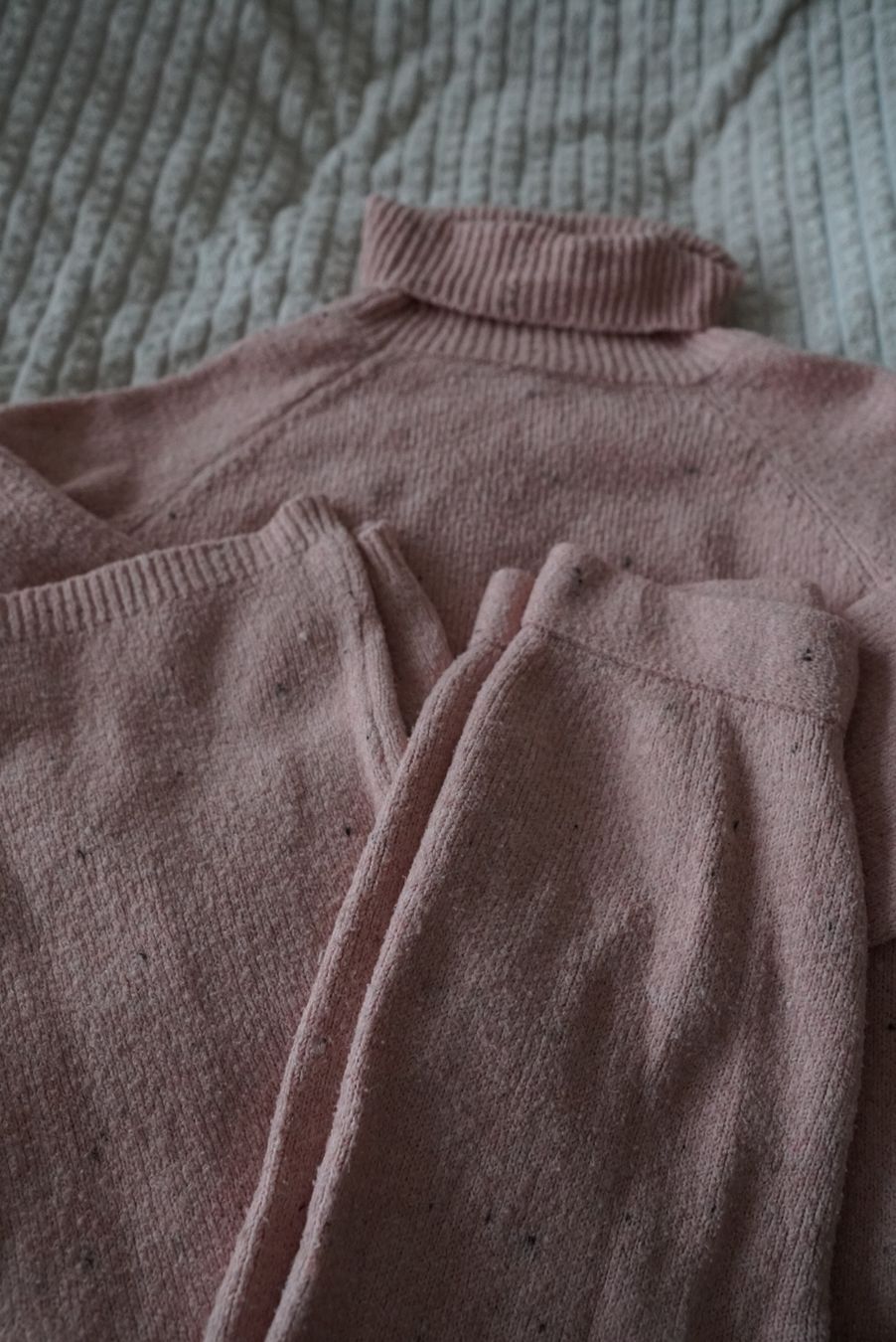 Lotti di vestiti: Ensemble pull col roulé + pantalon maille rose Taille M – Usato da Onex venduto da Magou_31 5