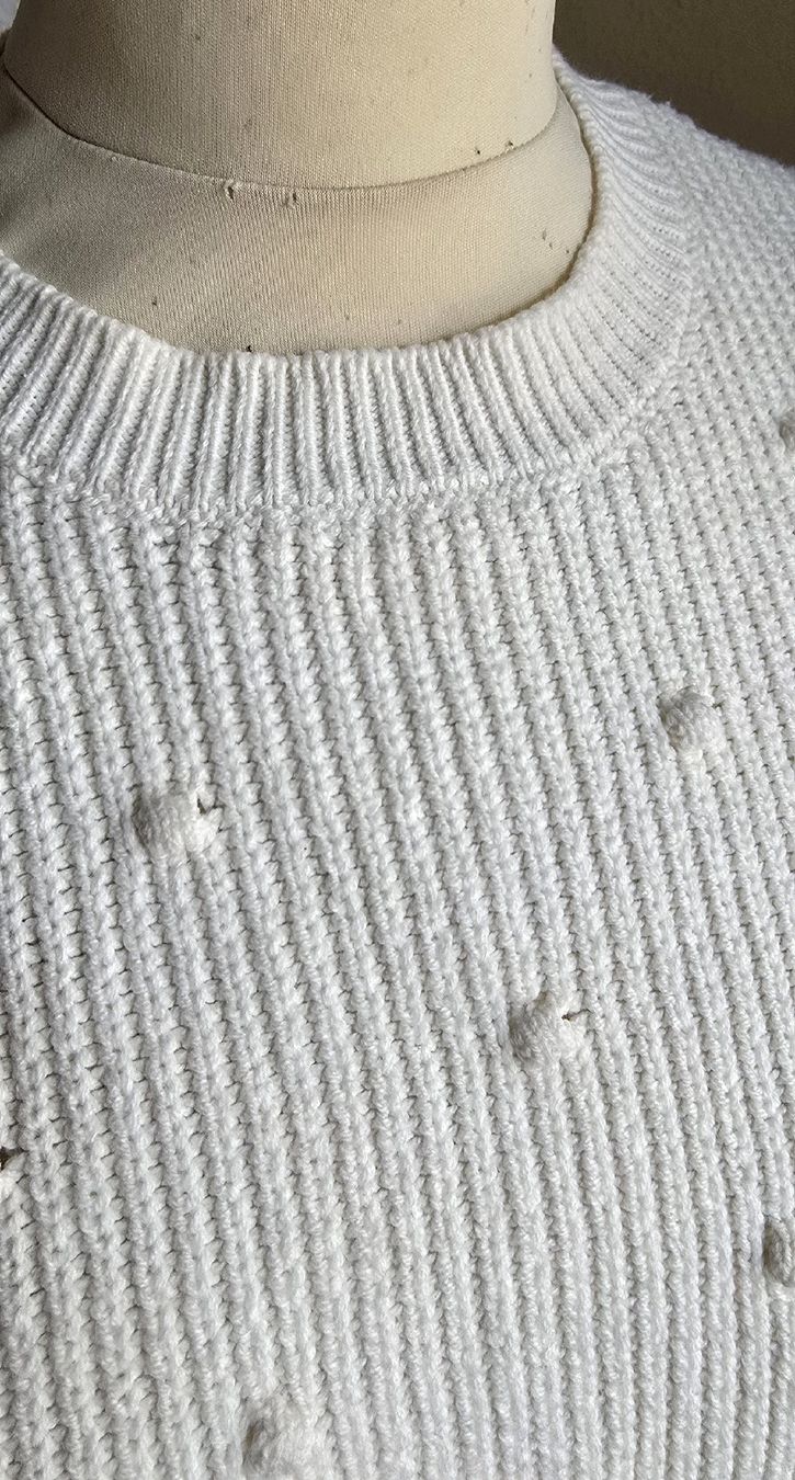Mango Pullover & Sweatshirts: Pull blanc cassé à pois brodés Mango, taille XS – Neu (gemäss Beschreibung) aus Genève von Saleena 3