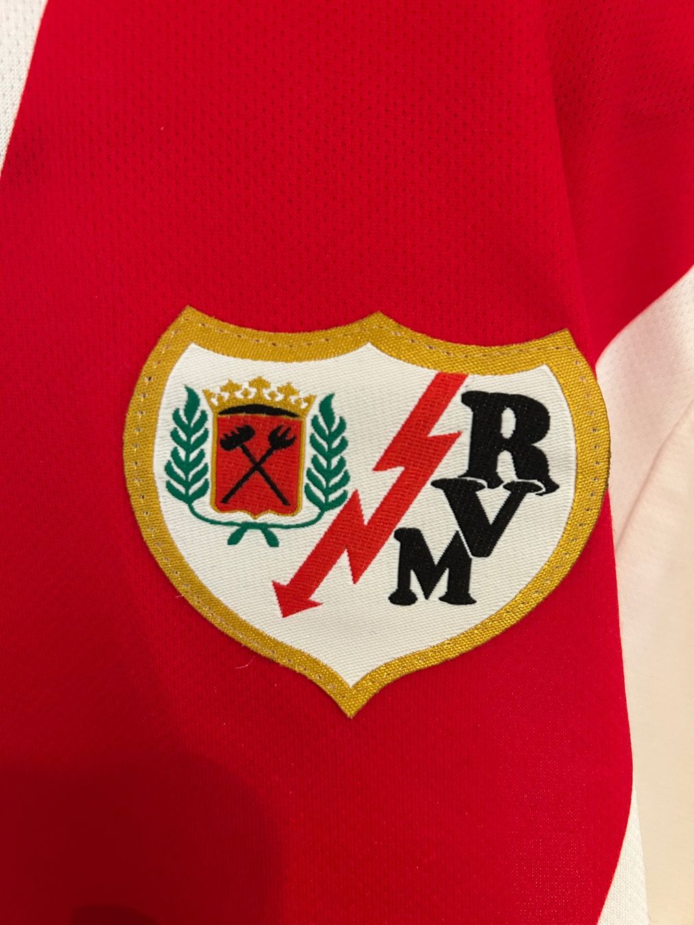 Leibchen & Hosen: Rayo Vallecano Trikot 2013/14 Grösse XL – Gebraucht aus Schaffhausen von raphael_95 3