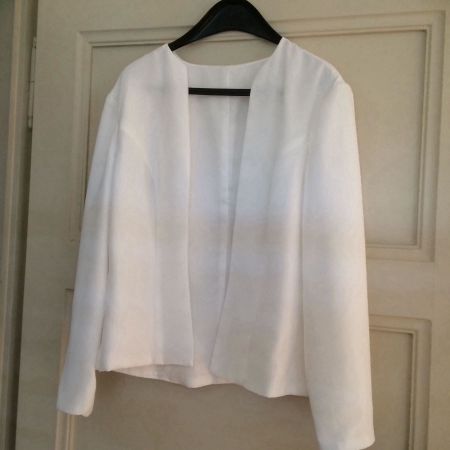 Veste légère taille 38-40 ivoire