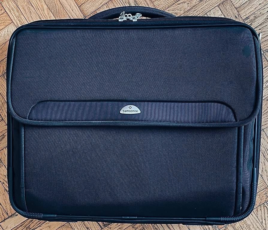 Taschen: Laptoptasche – Gebraucht aus Oberwil b. Büren von Manceps
