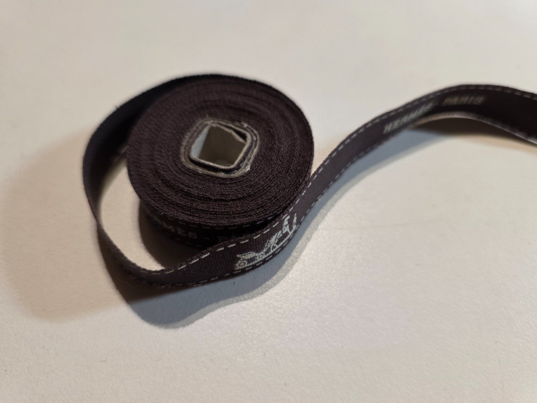 Nastri decorativi: 1 Rolle Hermès Paris Geschenk Band Bändel – Usato da Walterswil BE venduto da Lonitti 3