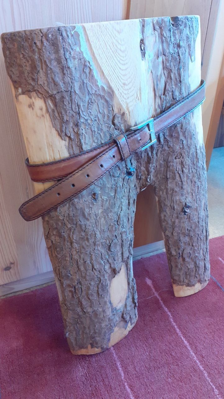 Articoli in legno: Arvenhose mit Leder-Gürtel – Nuovo (secondo la descrizione) da Jona venduto da Josefdobler