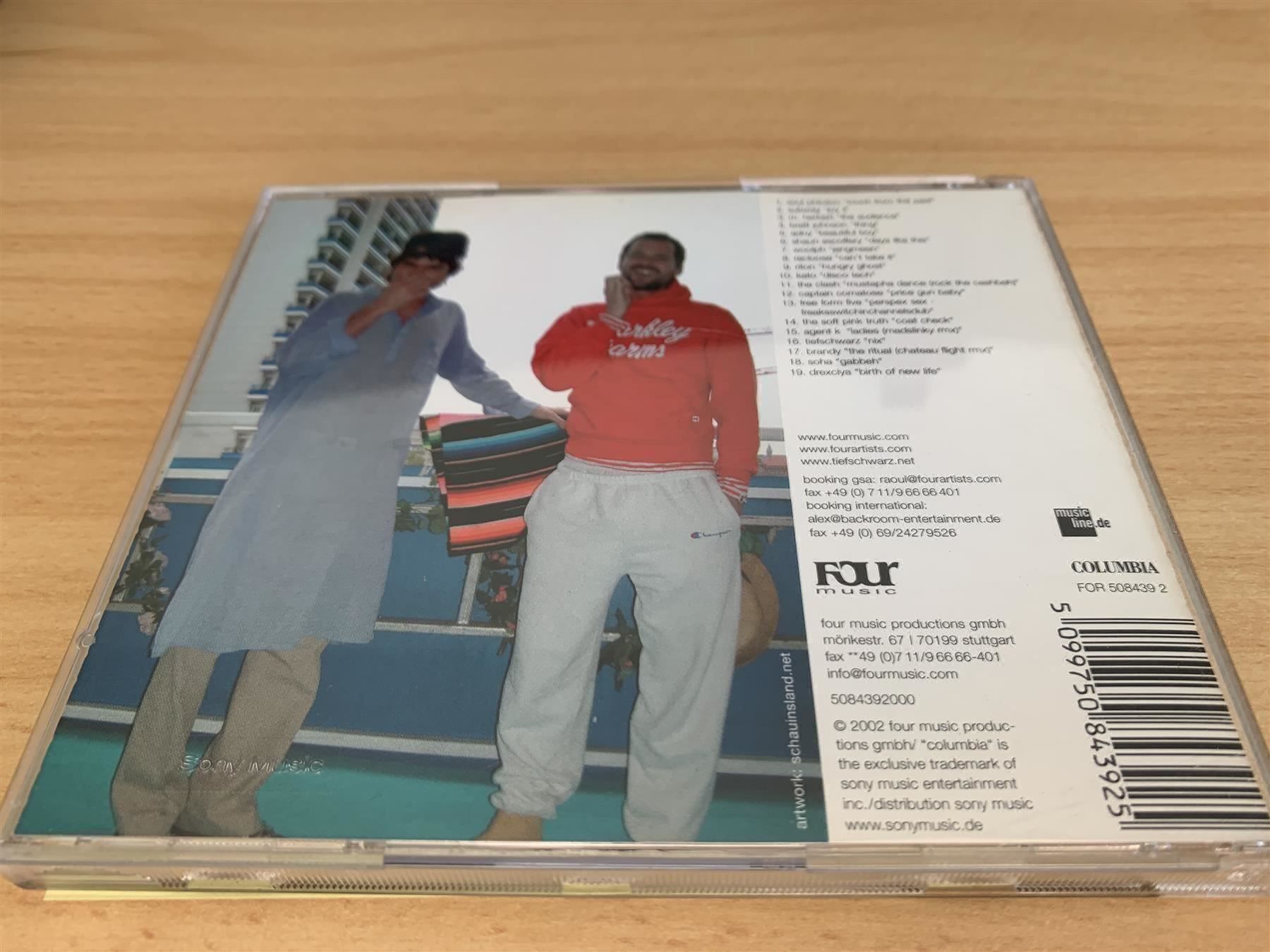 CD: A Little Help For Your Friends – Usato da Rikon im Tösstal venduto da Alpenmutz 1