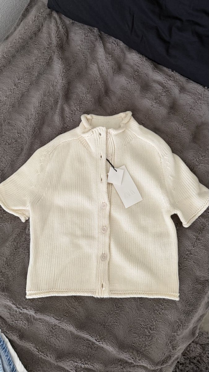 Zara T-shirt: Knitted shirt – Nuovo e nell'imballaggio originale da Luzern venduto da sst_tnj9