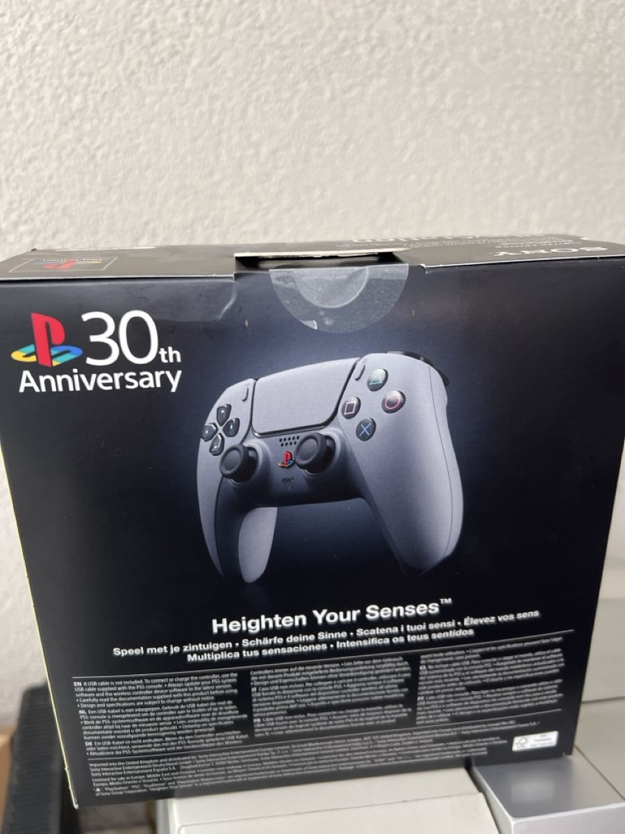 Sony Controller: Ps5 dualsense edition 30th neuve – Nuovo e nell'imballaggio originale da Vérossaz venduto da con_nch8 1