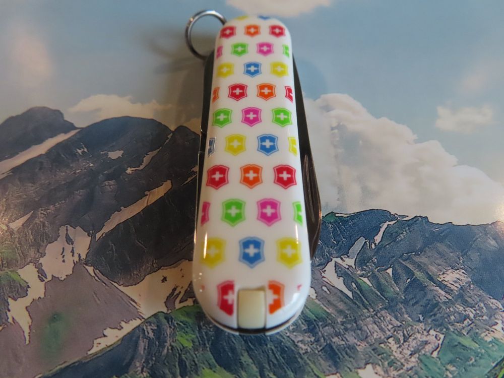 Victorinox classic best sale limited edition 2010