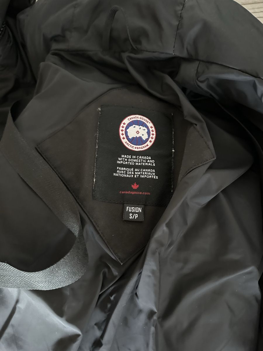 Canada Goose Vestes: Canada goose jacket S – D'occasion à Zug par abe_6llp 1