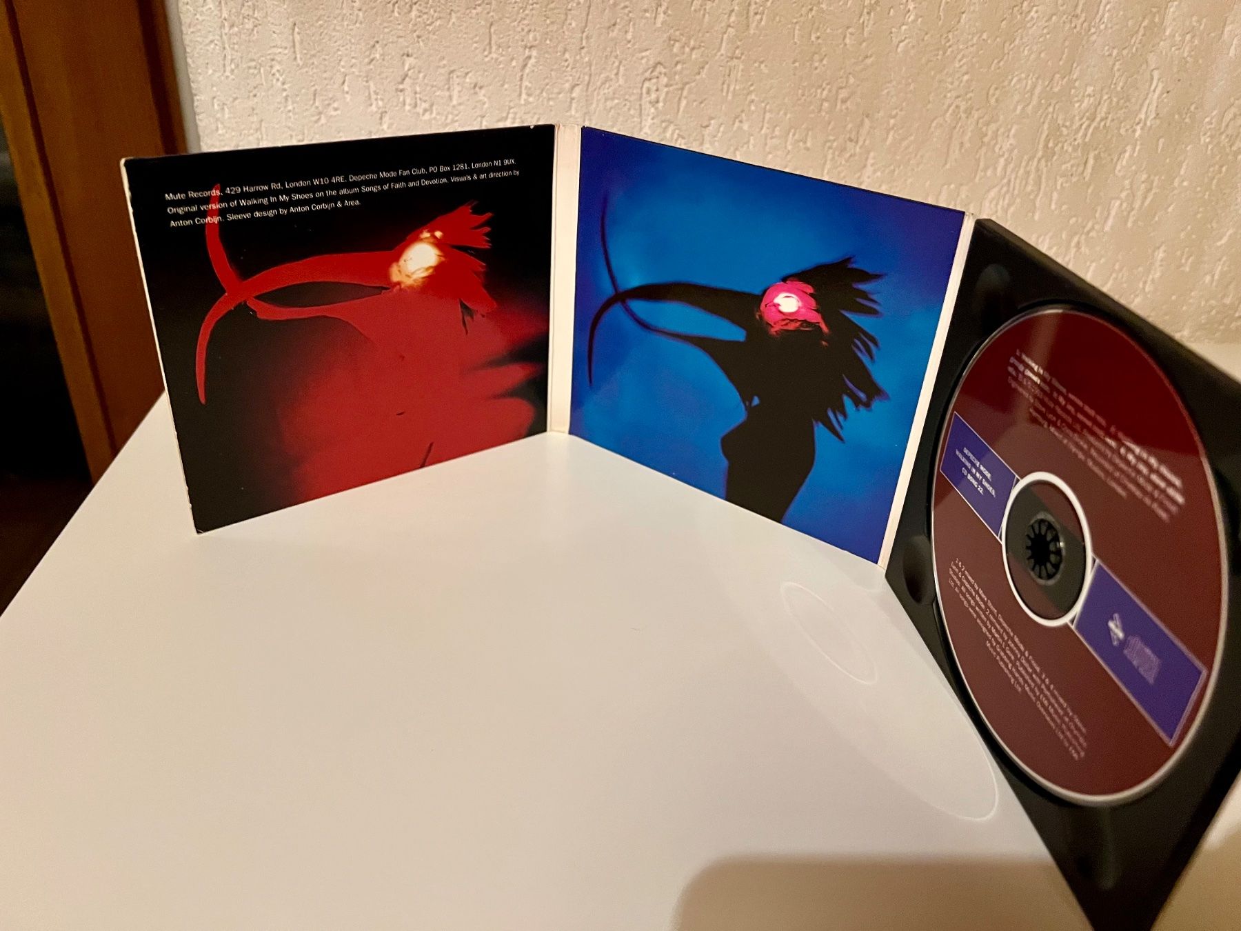 CDs: Depeche Mode Walking in my Shoes Singles Cd Set – Gebraucht aus Herrenschwanden von Benjamin4787 5