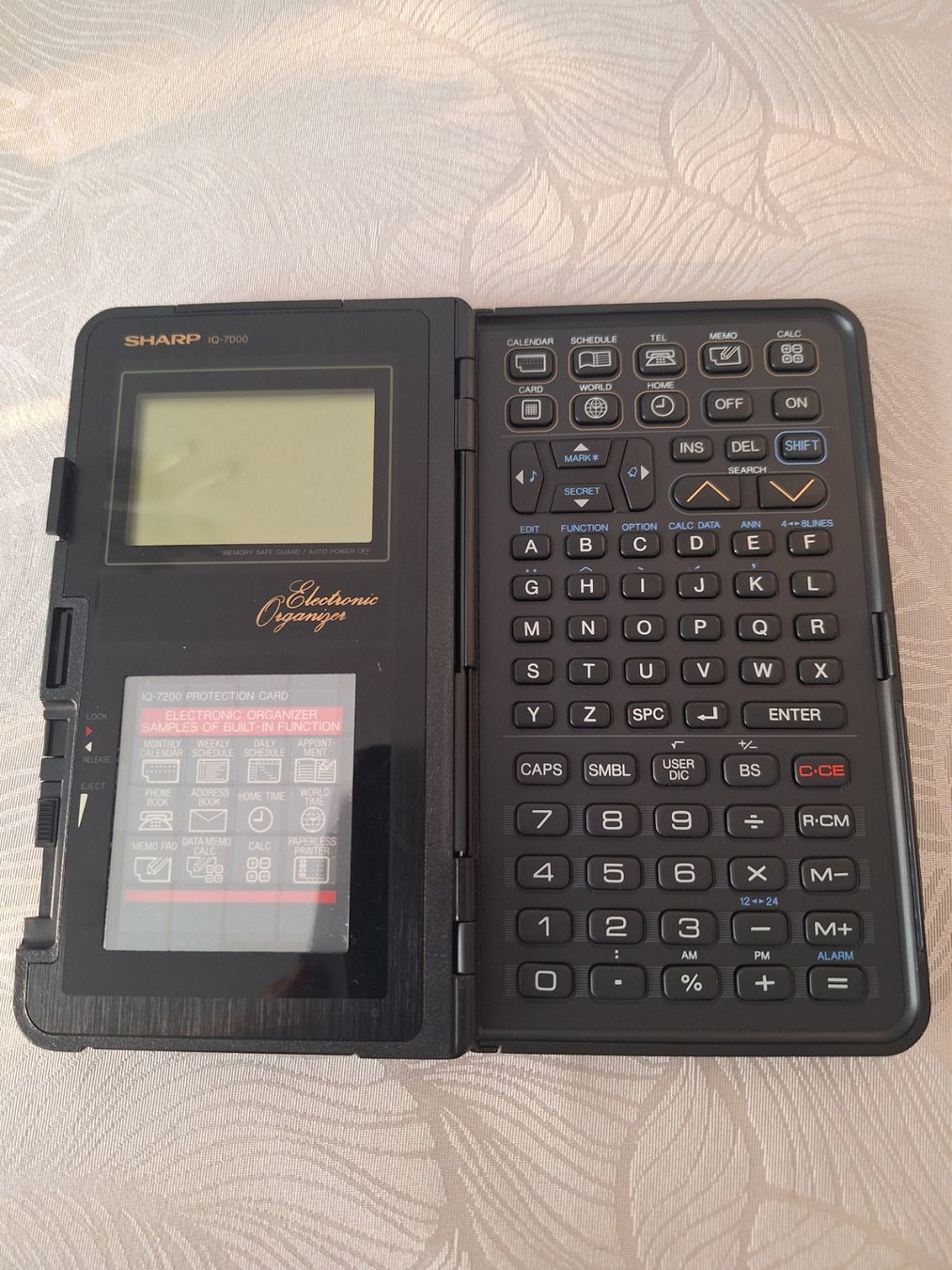 Sharp Palmari: Sharp IQ-7000 Elektronischer Organizer – Usato da Zürich venduto da Lemon007 2