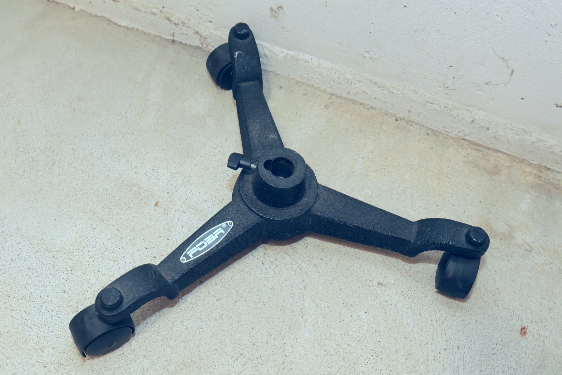 Foba Stative & Stativköpfe: Foba Stativfuss Vorgänger von CESRO 40cm – Gebraucht aus Zürich von dnk_nrd8