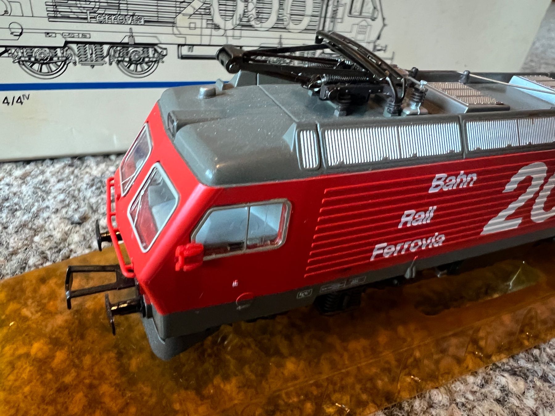 Märklin Modellini di ferrovie: Märklin 3330 Re 4/4 IV SBB Bahn 2000 Digital – Nuovo (secondo la descrizione) da Sion venduto da noe_b5w8 2