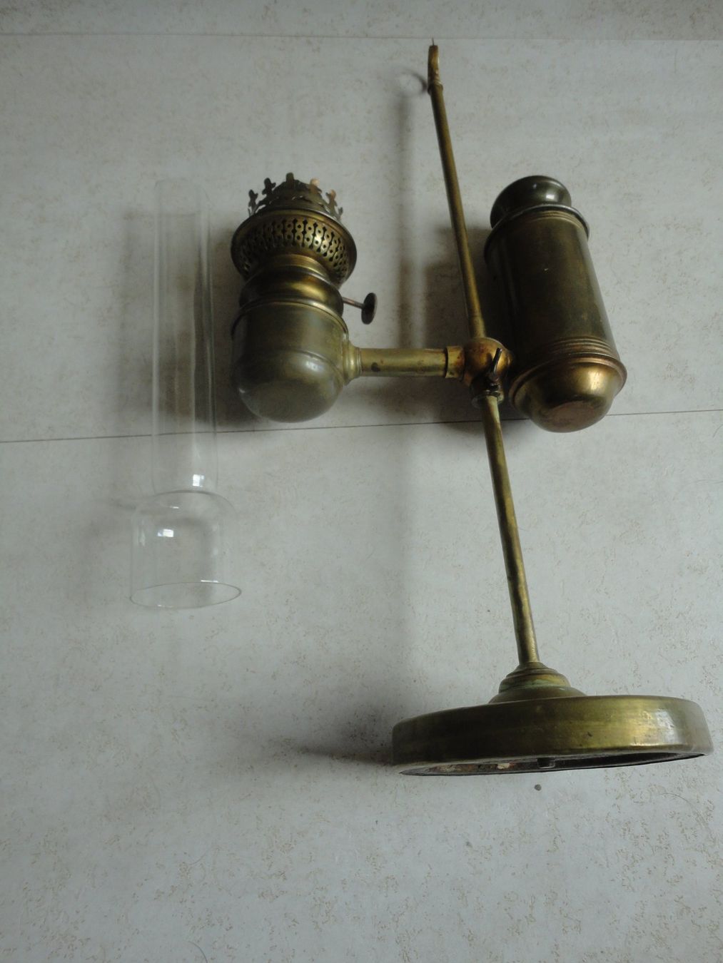 Lampes: Antike Petroleumlampe aus Messing – D'occasion à Gelterkinden par Gimbo2 4