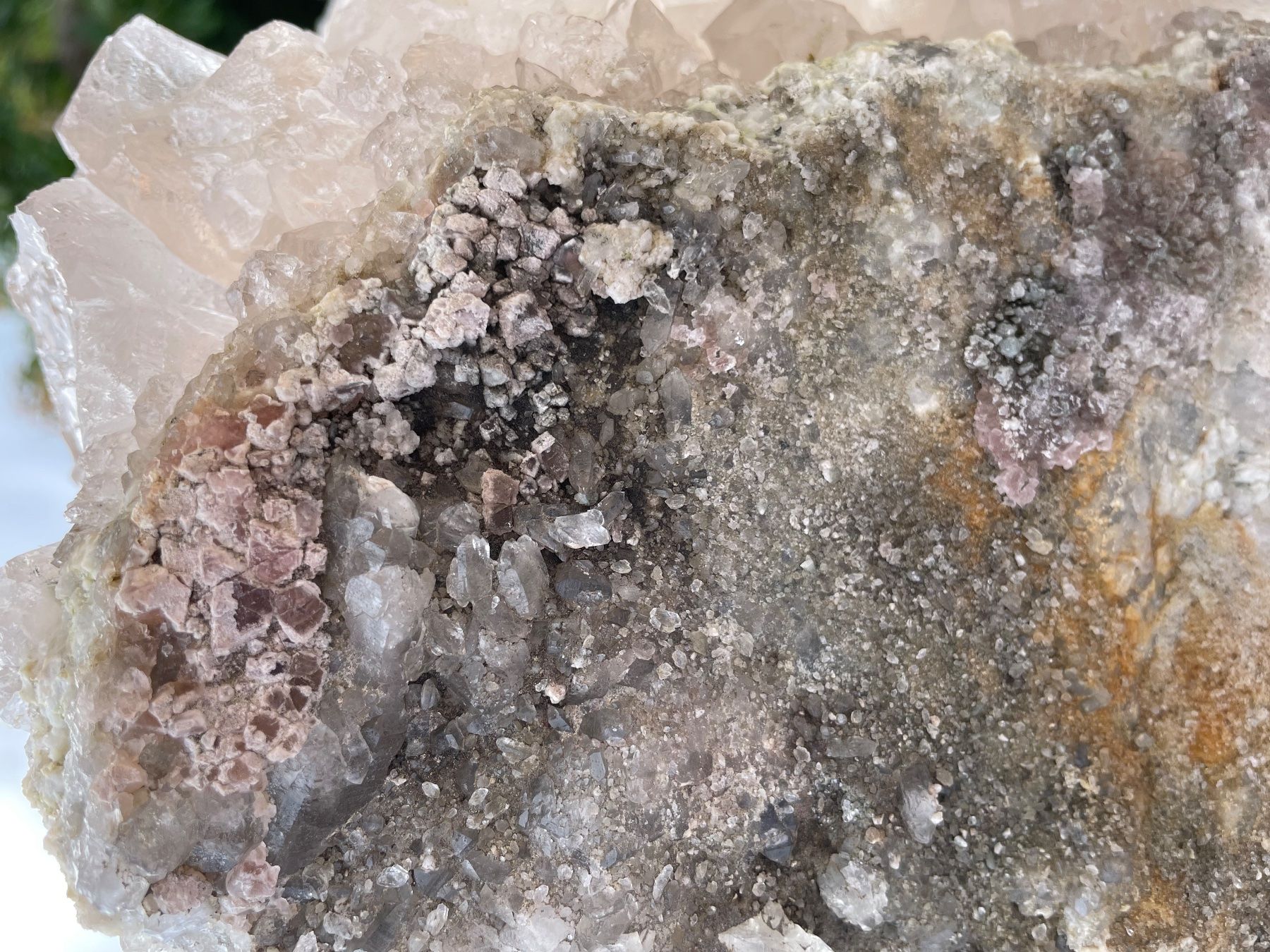 Minéraux & Lithothérapie: Quartz Group & Fluorite Rose Gothard – D'occasion à Genève par qua_q7kb 5