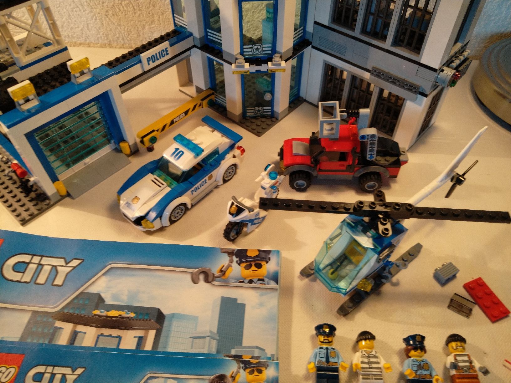 Lego Kit di costruzioni: Lego - Poste Police – Usato da Les Brenets venduto da LEGOFOREVER 2