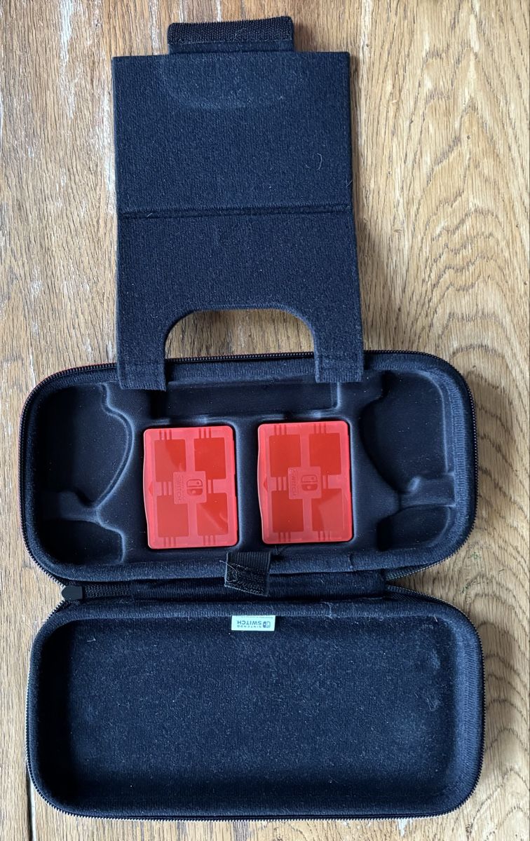 Nintendo Console: Nintendo Switch  – Usato da Zürich venduto da Cristobal203 5