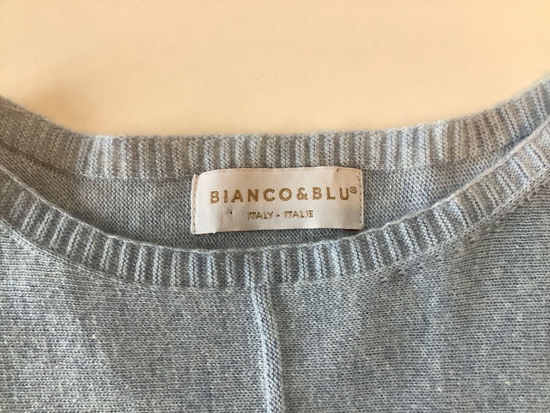 Maglioni & Felpe: Hellblauer Damen-Pulli von BIANCO&BLU aus edlen Materialien – Usato da Triesen venduto da boston7 1