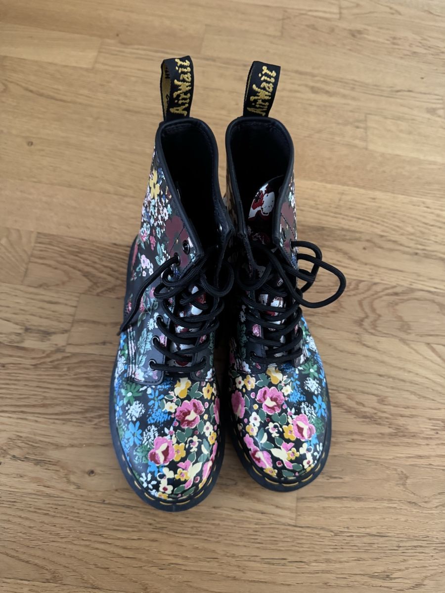 Dr. Martens Scarpe da donna: Dr. Martens Stiefel – Nuovo (secondo la descrizione) da Rüegsauschachen venduto da nai_2jfm