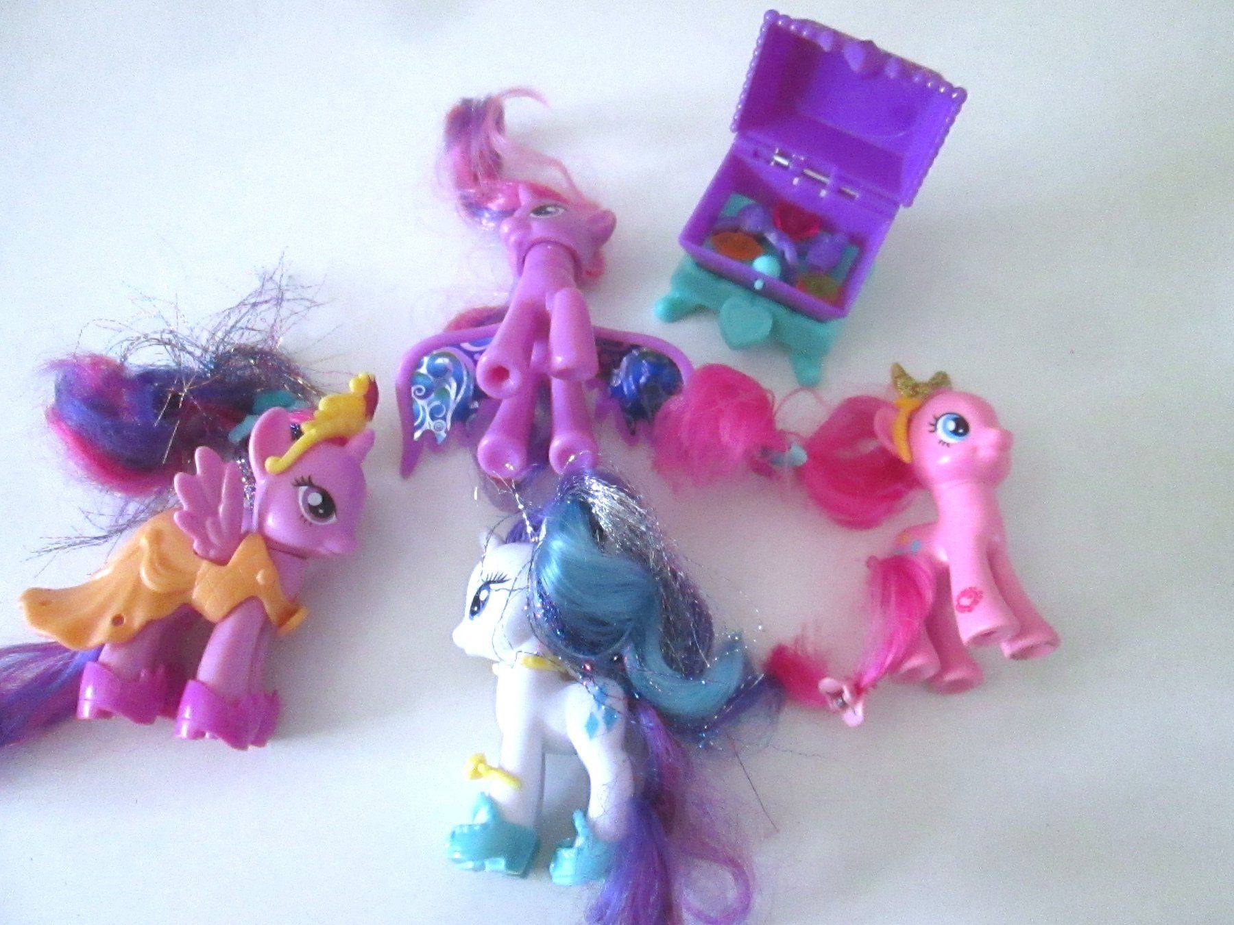 Hasbro Spielzeuge: My Little Pony mit Schloss - Hasbro – Gebraucht aus Sementina von babucia 1