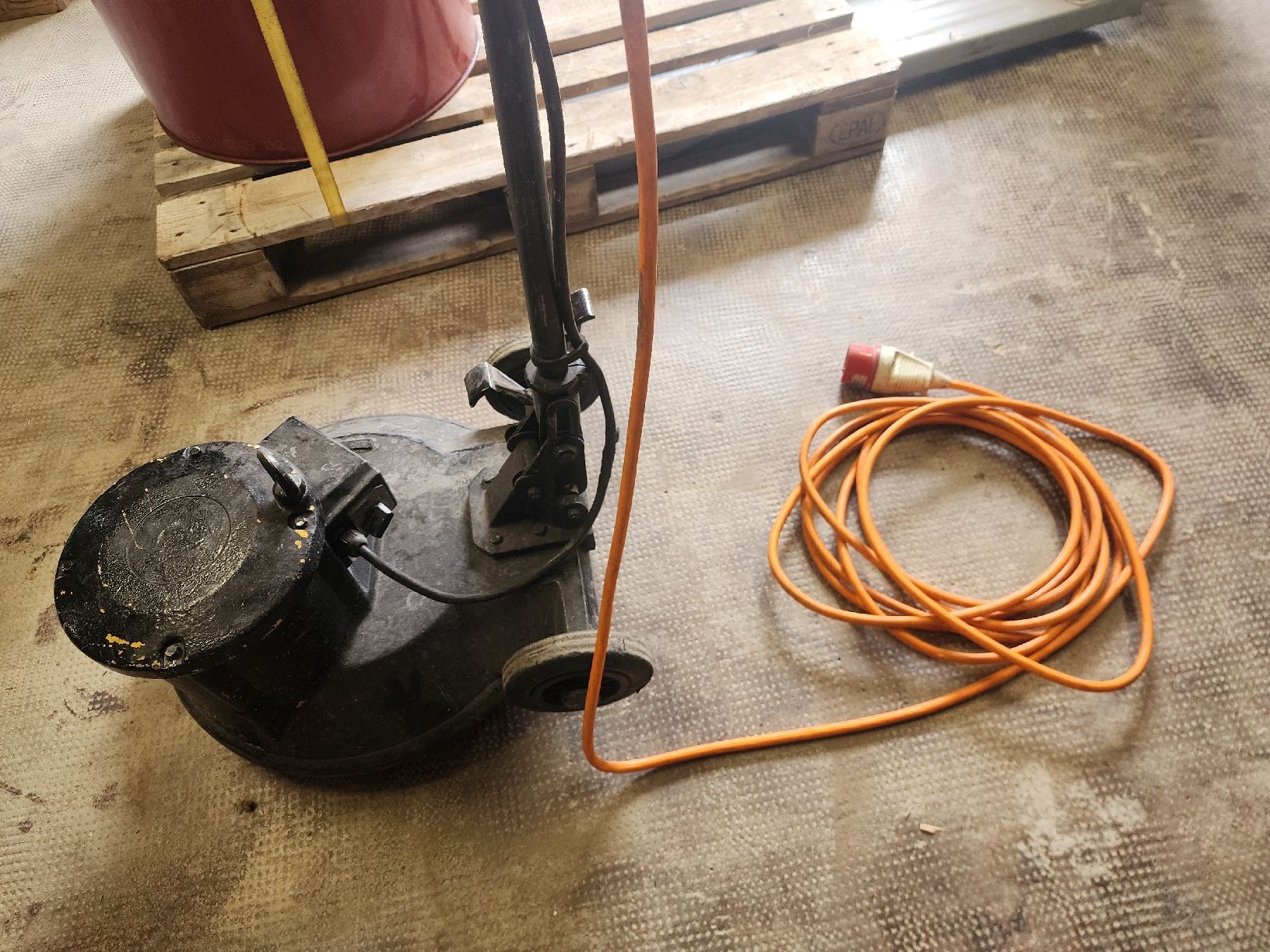 Tutte le macchine: Monobrosse schwamborn str 702 – Usato da Courtaman venduto da mar_gvf7