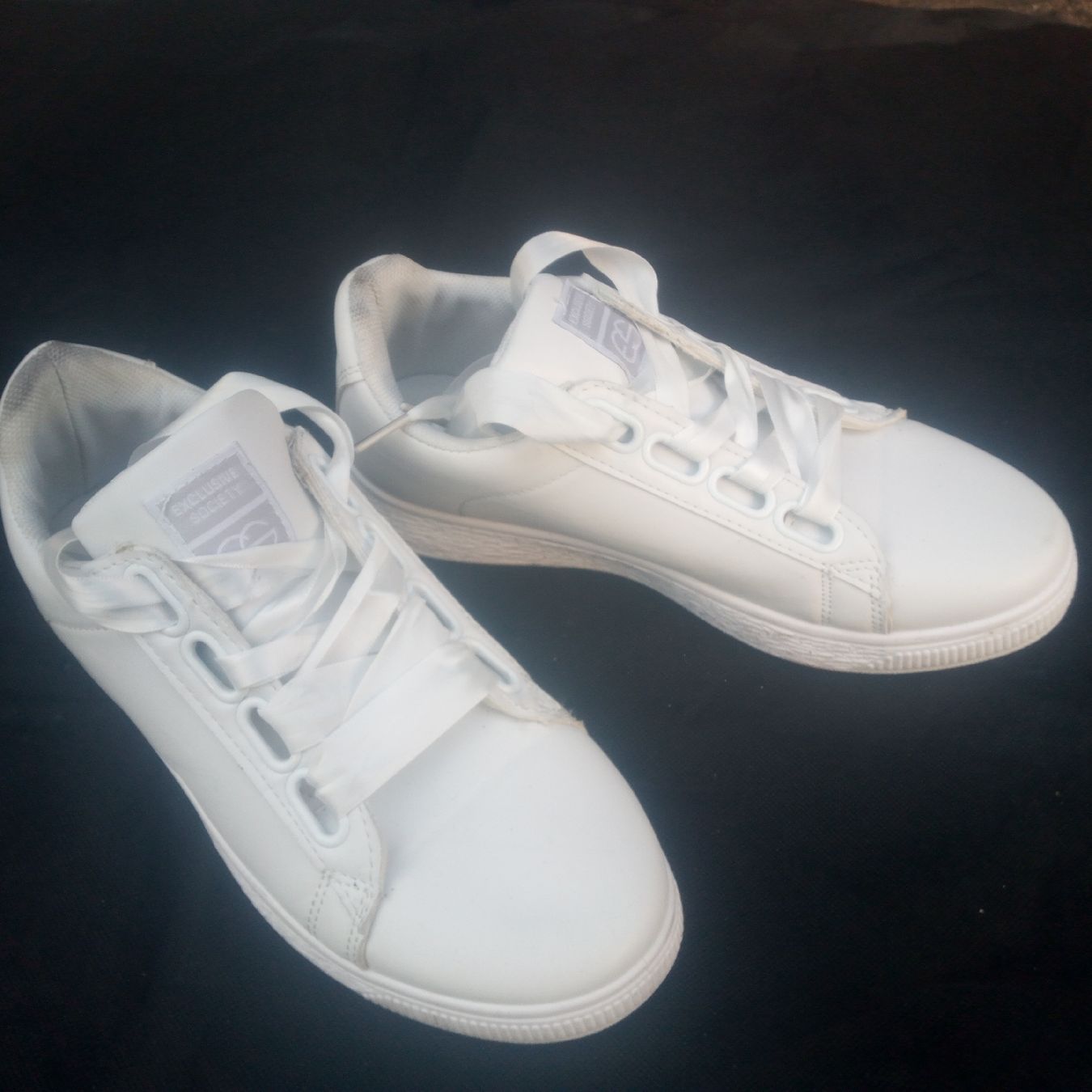 Scarpe da donna: Weisse Sneaker Exclusive Society Gr. 37 – Usato da Luzern venduto da toenu23