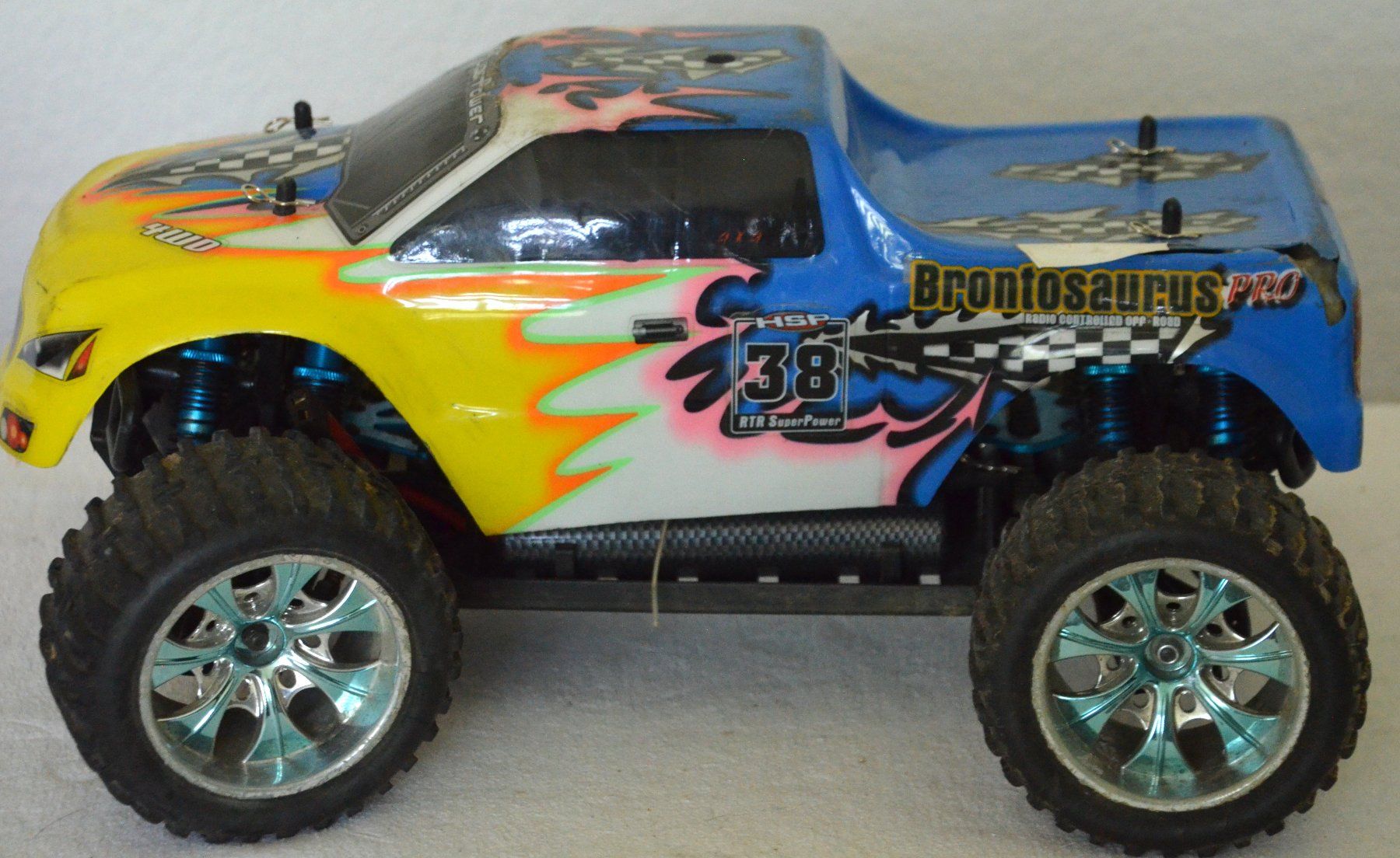 Modellismo RC: Brontosaurus Pro RC Monster Truck / voiture télécommandé – Usato da Collonges venduto da arashee 4