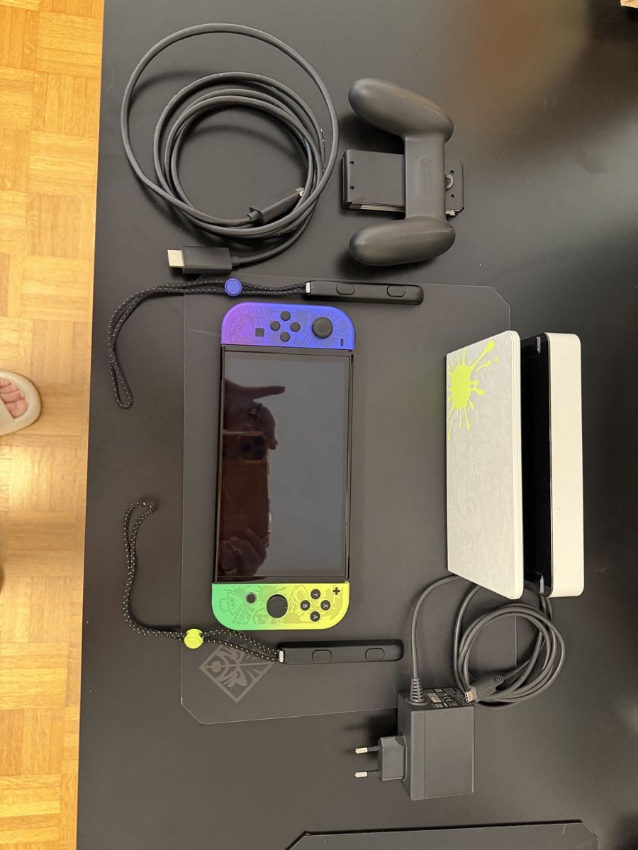 Nintendo Konsolen: Nintendo switch collector Oled – Neu (gemäss Beschreibung) aus Pully von karinos1526 1