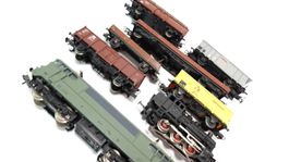 e37 Spur HO div Hersteller Konvolut Loks Wagen  / Bastelware