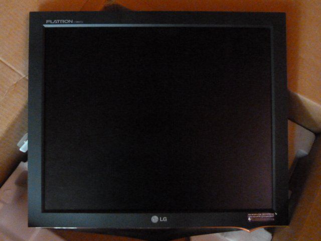 LG Monitore: Flachbildschirm LG Flatron Black Edition 19" – Gebraucht aus Nunningen von rug_29mc 2