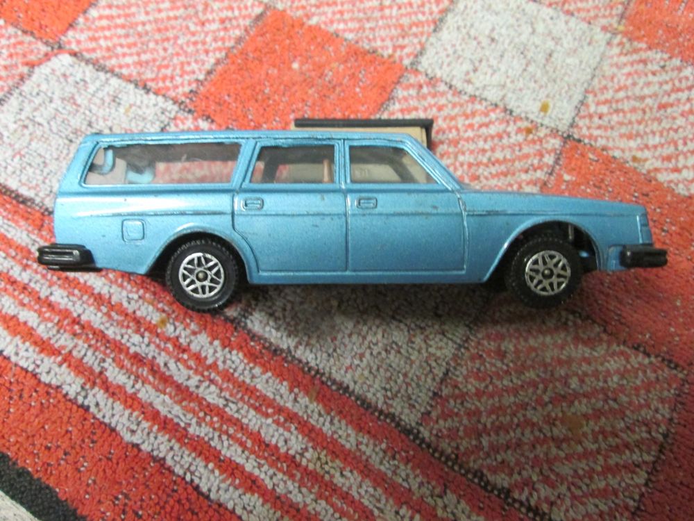 Dinky toys GB - Camion Snow plough - quelques retouches de peinture en
