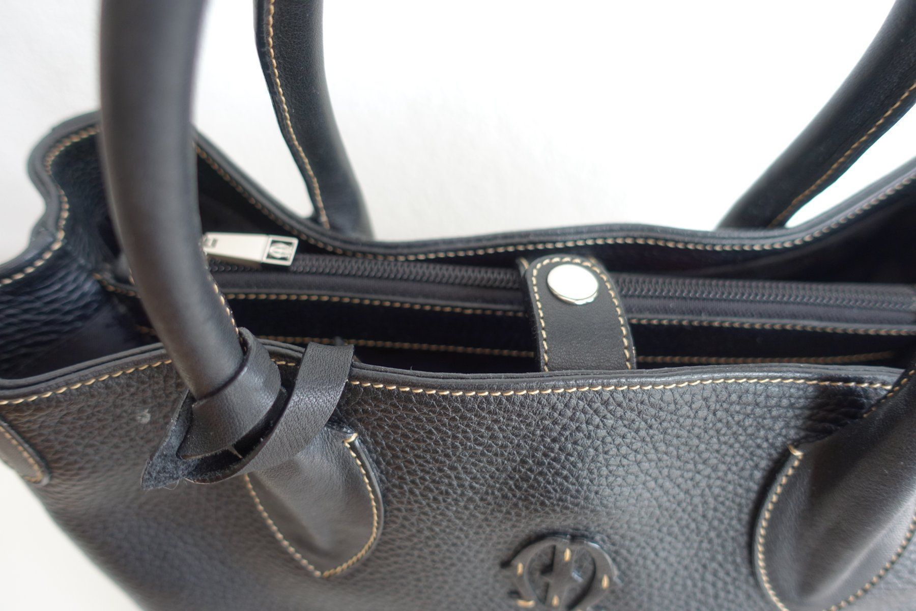 Sacs femmes: Handtasche aus Kunst-Leder – D'occasion à Volketswil par ronbons 3