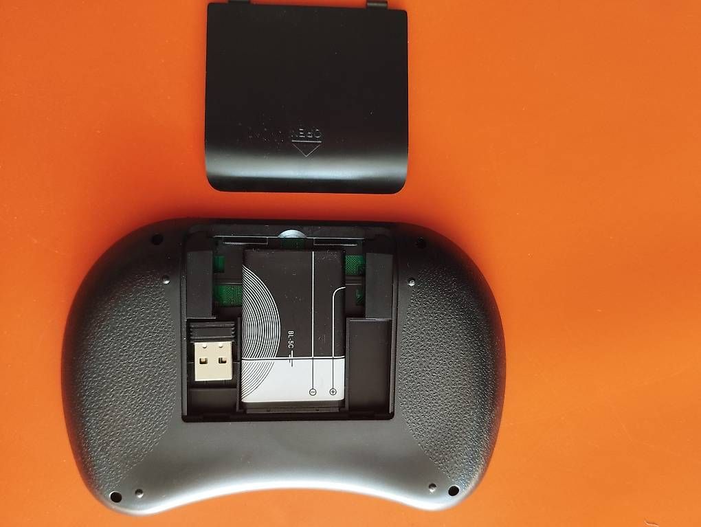 Tastiere: VONTAR Mini Wireless Keyboard mit Touchpad - Neuwertig! – Usato da Berikon venduto da m1l3n 2